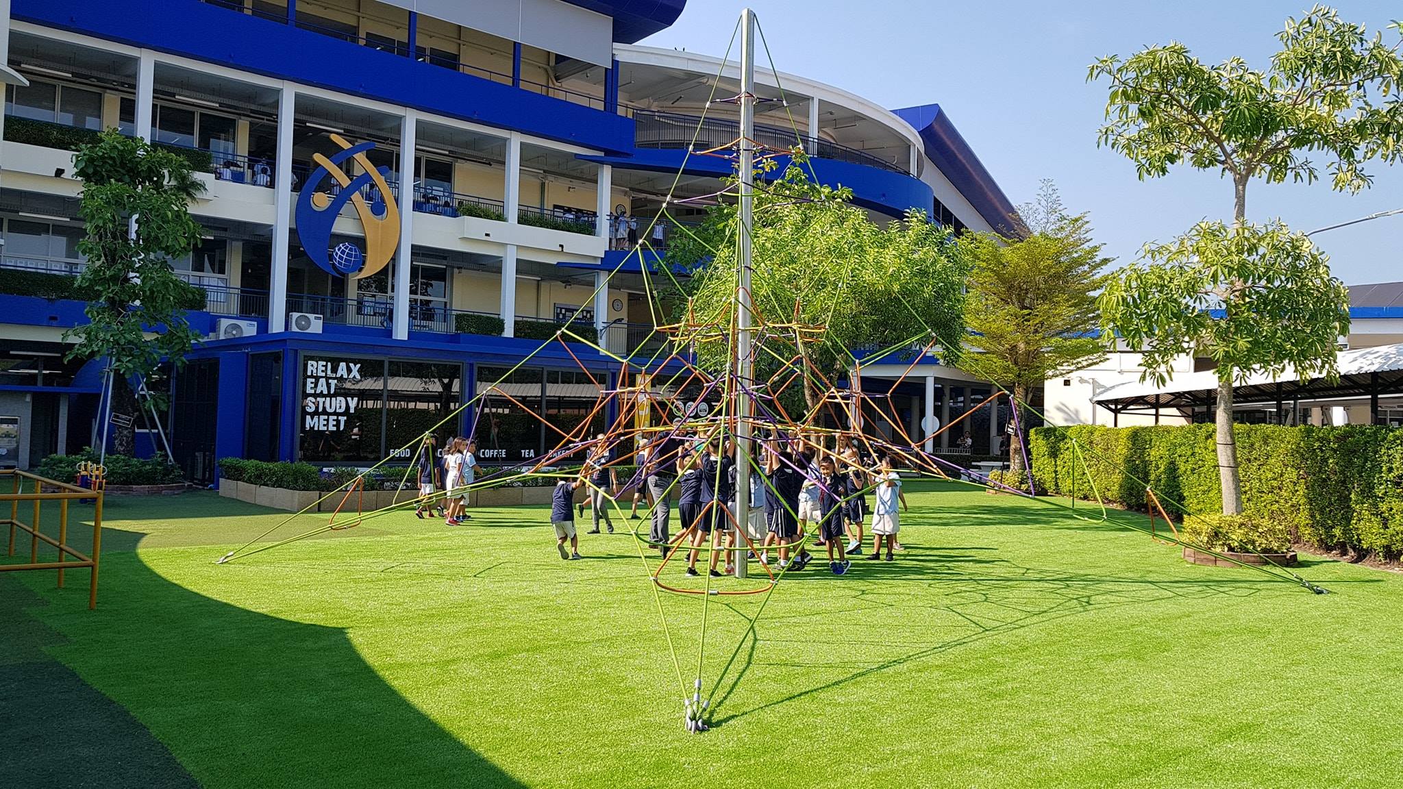 53160542_1703526509679587_506445007192850432_o